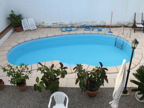 Piscina de Poliéster "EUROPA" Modelo MARS (LISBOA) - Medidas: 6.40 x 2.39/3.00 m / Prof. 1.25 m