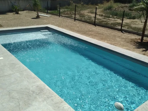 Piscina de Poliéster "EUROPA" Modelo PLAGE 950 - Medidas: 9.50 x 3.90 m / Prof. 1.50 m