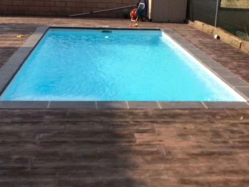 Piscina de Poliéster "EUROPA" Modelo SKY 7 - Medidas: 7.00 x 3.50 m / Prof. 1.50 m
