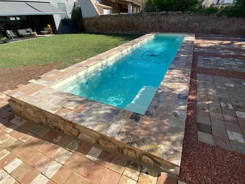 Piscina de Poliéster "EUROPA" Modelo SWIM 12 - Medidas: 12.00 x 2.30 m / Prof. 1.50 m